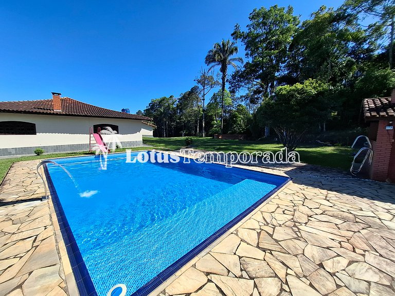 Sítio com piscina e área de fogueira LT0036