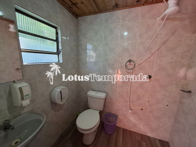 Sítio com piscina e área de fogueira LT0036