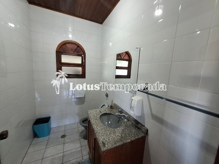 Sítio com piscina e área de fogueira LT0036