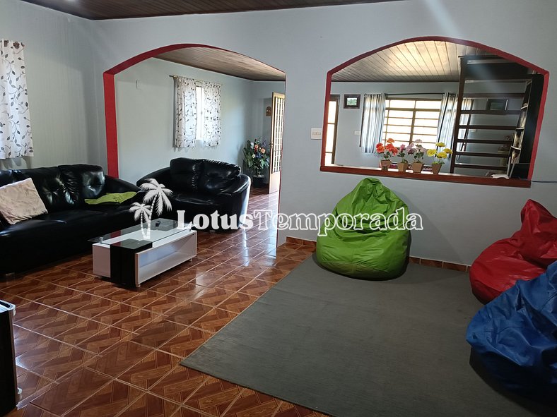 Sítio com piscina e excelente localização LT0028