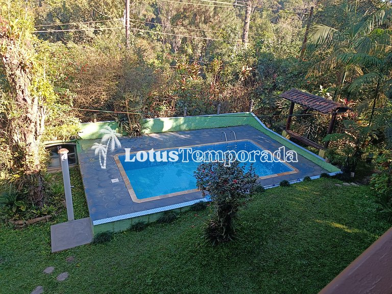 Sítio com piscina e excelente localização LT0028