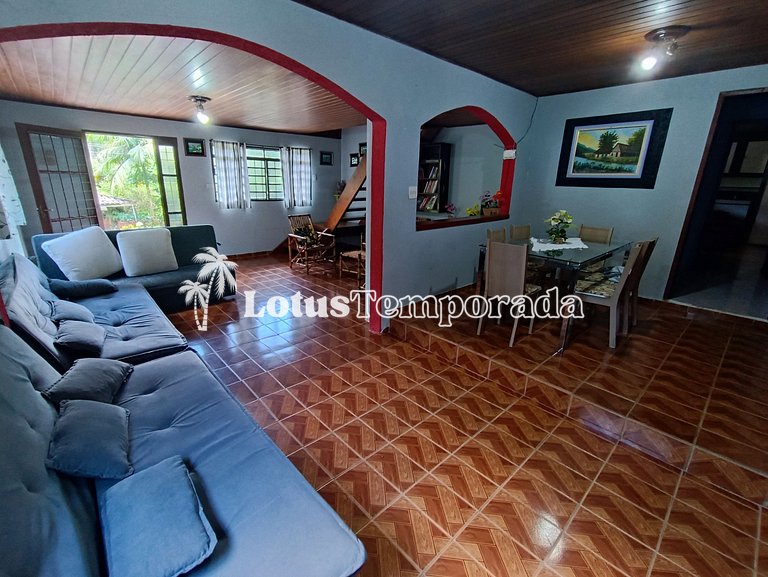 Sítio com piscina e excelente localização LT0028