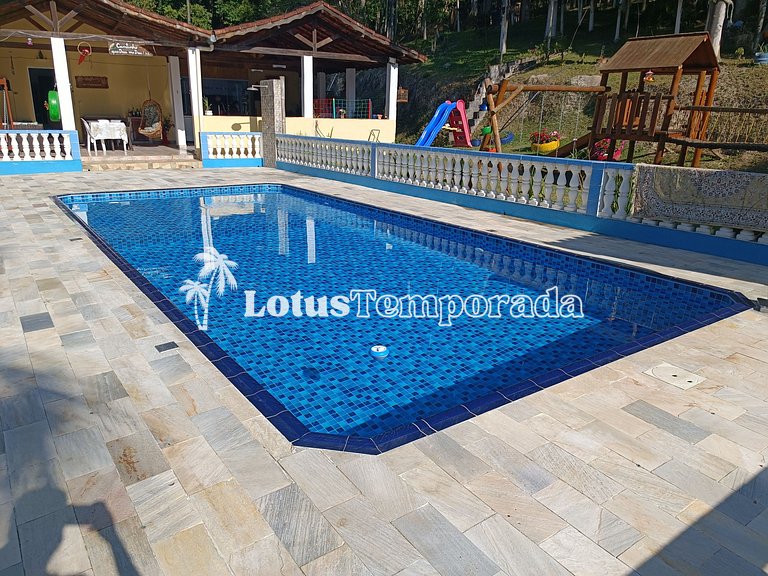 Sítio com piscina e salão de jogos LT0031