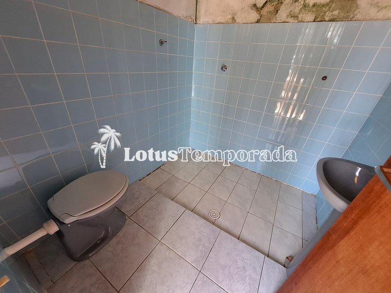 Sítio com piscina grande e lago no campo LT0055