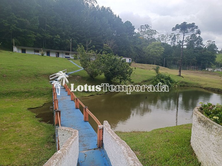 Sítio com piscina para eventos corporativos e retiros LT0010