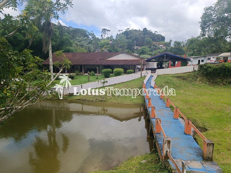 Sítio com piscina para eventos corporativos e retiros LT0010