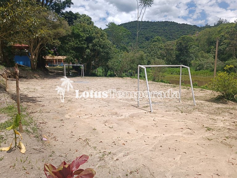 Sitio com uma linda piscina e área gourmet LT0027