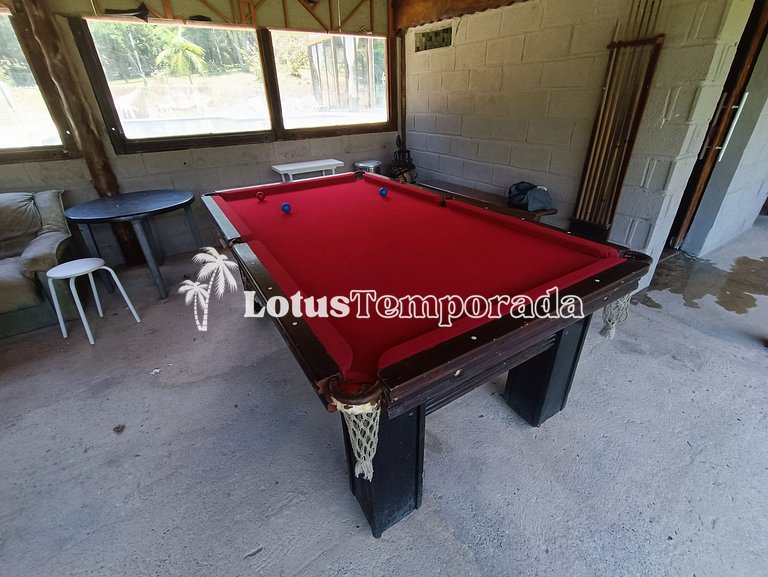 Sitio para evento com salão, piscina e lagos LT0021