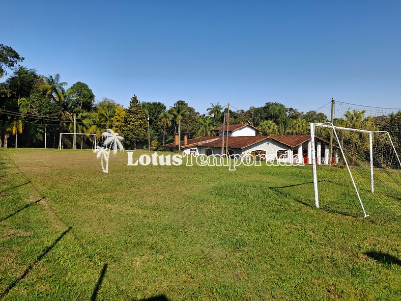 Sito com quadra de Tênis a beira da Represa LT0054