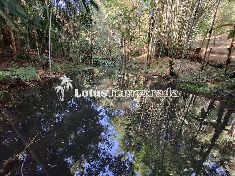 Sito com quadra de Tênis a beira da Represa LT0054