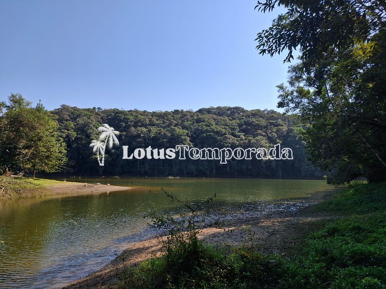 Sito com quadra de Tênis a beira da Represa LT0054