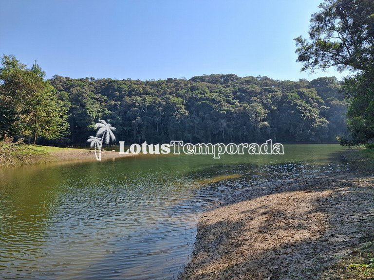 Sito com quadra de Tênis a beira da Represa LT0054