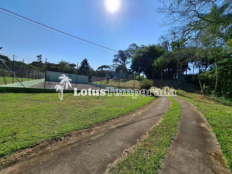 Sito com quadra de Tênis a beira da Represa LT0054