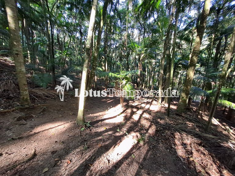 Sito com quadra de Tênis a beira da Represa LT0054